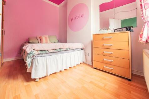 Call 02920 454555 to secure your viewing_15