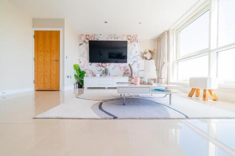 Award-winning Media team on EVERY Listing_7