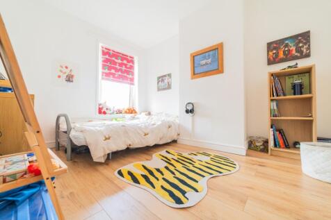 Call 02920 454555 to secure your viewing_15