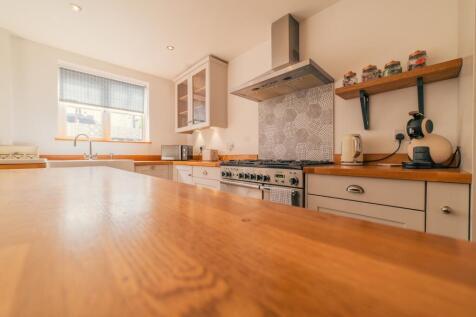 Call 02920 454555 to secure your viewing_11