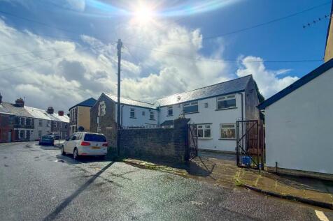 Call 02920 454555 to secure your viewing_3