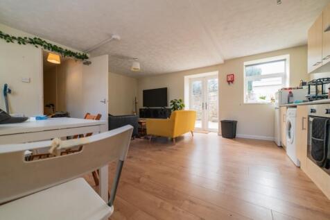 Lrg_Call 02920 454555 to secure your viewing_1