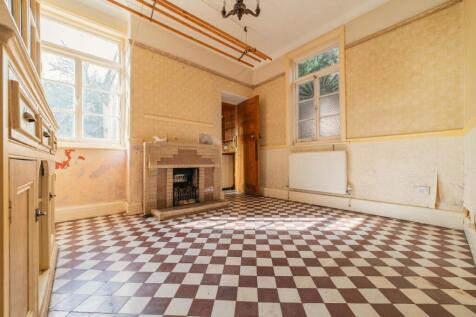 Call 02920 454555 to secure your viewing_9