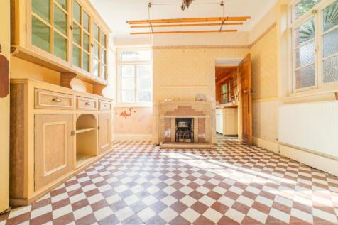 Call 02920 454555 to secure your viewing_10