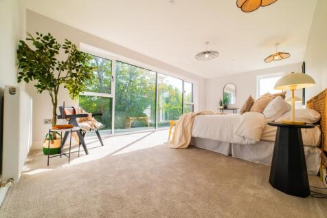 Award-winning Media team on EVERY Listing_53