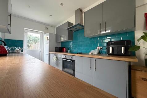 Call 02920 454555 to secure your viewing_5