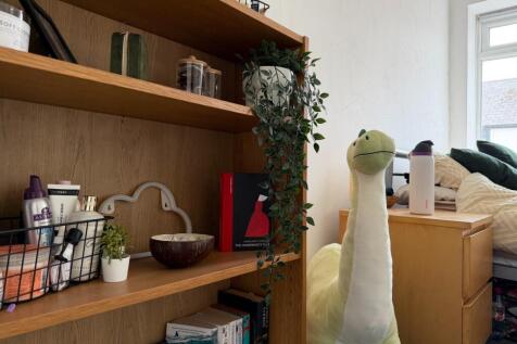 Call 02920 454555 to secure your viewing_9