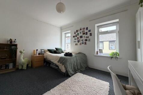 Call 02920 454555 to secure your viewing_8