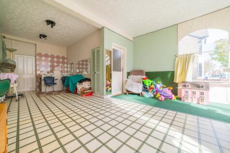 Call 02920 454555 to secure your viewing_16