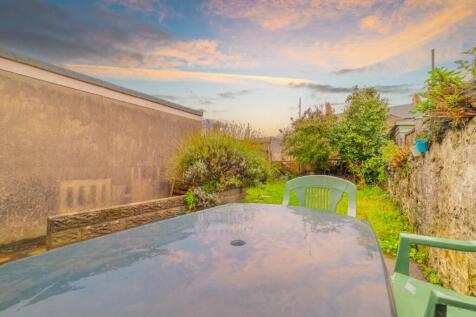 Call 02920 454555 to secure your viewing_17