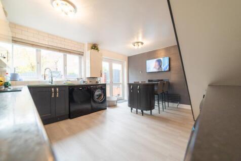 Award-winning Media team on EVERY Listing_21