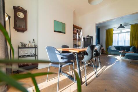 Award-winning Media team on EVERY Listing_20