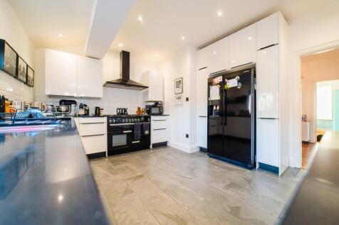 Award-winning Media team on EVERY Listing_25