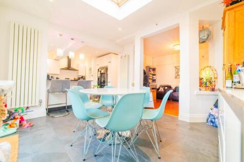 Award-winning Media team on EVERY Listing_32