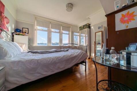 Award-winning Media team on EVERY Listing_40