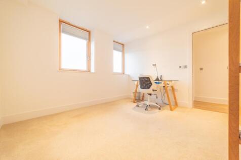 Award-winning Media team on EVERY Listing_40