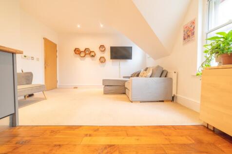 Award-winning Media team on EVERY Listing_8