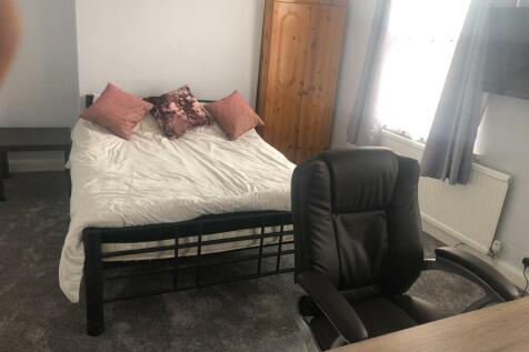 Hyson Grren Bed 3a.jpg