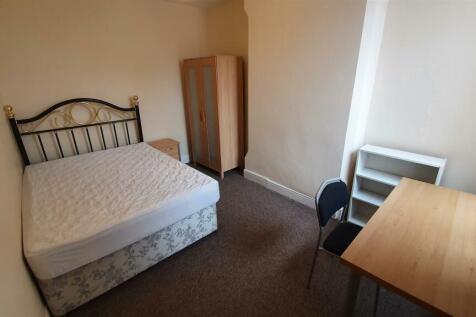 3-Bedroom-FirstFloor-Middle.jpg