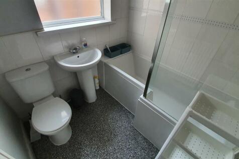 4-Bathroom.jpg