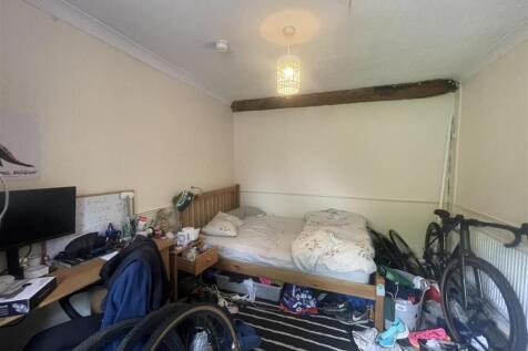 Bedroom 1 (Ground Floor)