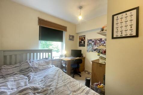 Bedroom 3 (First Floor)