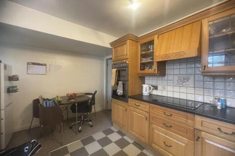 Kitchen / Dining