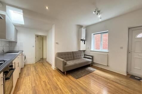 Living / Kitchen