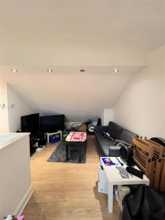 Living room (2).jpg