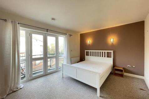 Main Bedroom with En-Suite