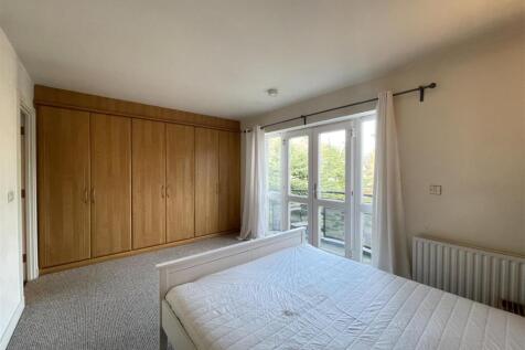 Main Bedroom with En-Suite