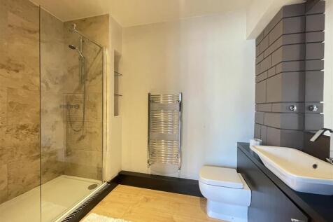 Main Bedroom with En-Suite