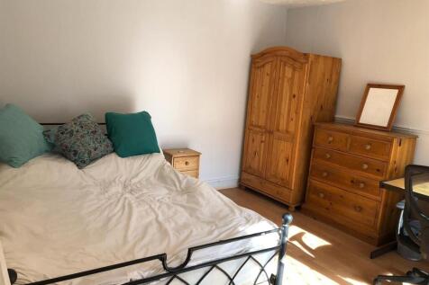 17A bed 2.jpg