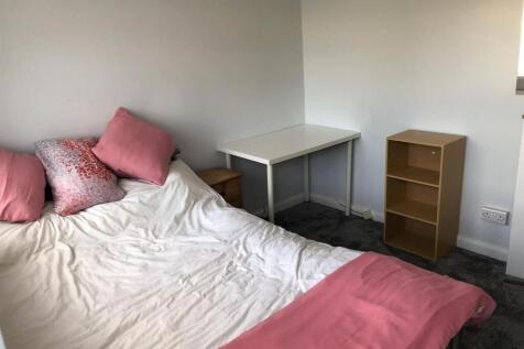 17A bed 3a.jpg