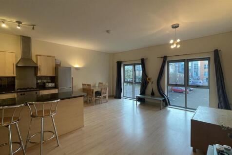 Living / Dining / Kitchen