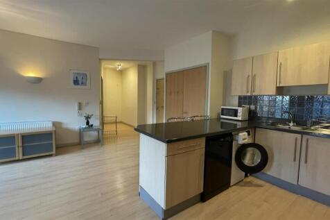 Living / Dining / Kitchen