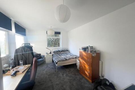 Bedroom 4.jpg