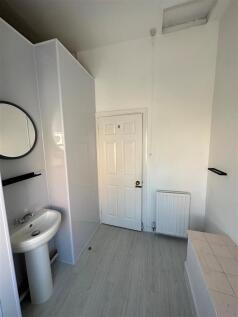 Bathroom 2.1.jpg
