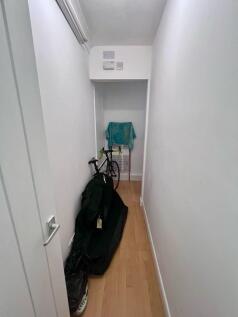 Downstairs Bathroom (2).jpg