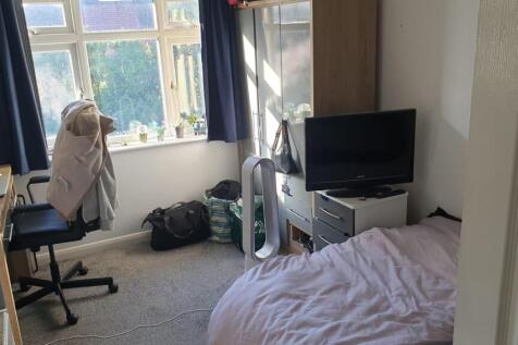 24 woodside road 1.jpeg