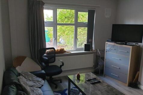 24 woodside road 5.jpeg