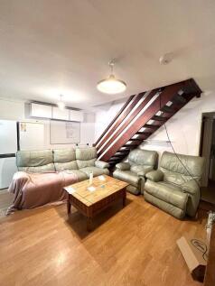 Living Room (2).jpg