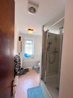 Bathroom One.jpg