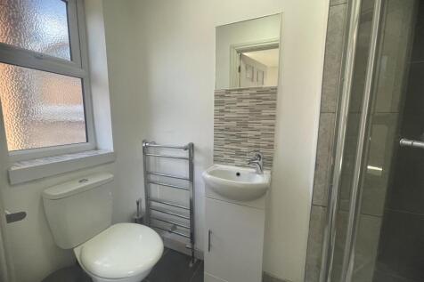 Bedroom Four En-suite