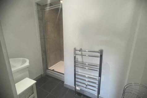 Bedroom Five En-suite