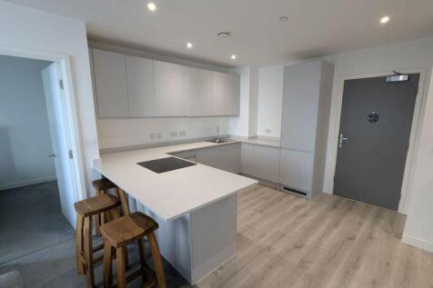 10206 kitchen 1.jpg