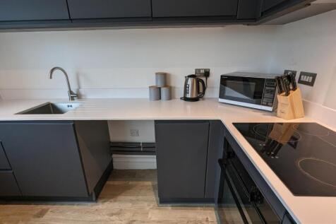 407 kitchen.jpg