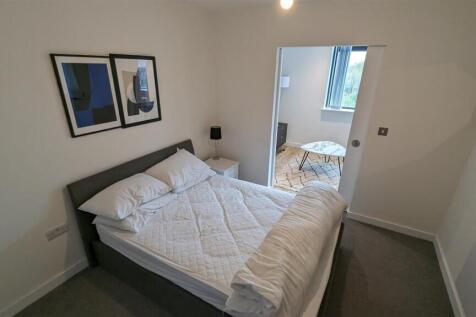 402 bed.jpg