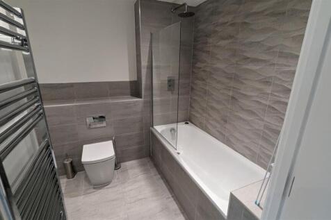 407 bath 2.jpg