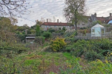 Garden To South